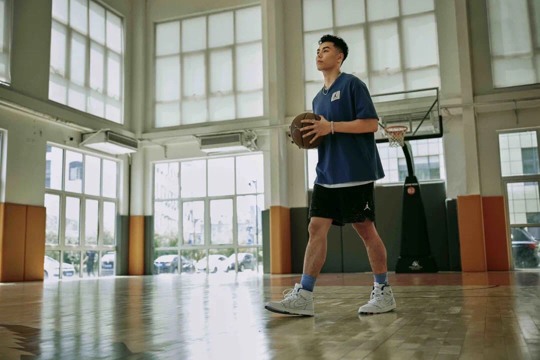 Welcome to the family, Li Tianrong , the Third Chinese basketball athlete to join the <a href="/Jumpman23/">Jordan</a> roster.
<a href="/NickDePaula/">Nick DePaula</a>