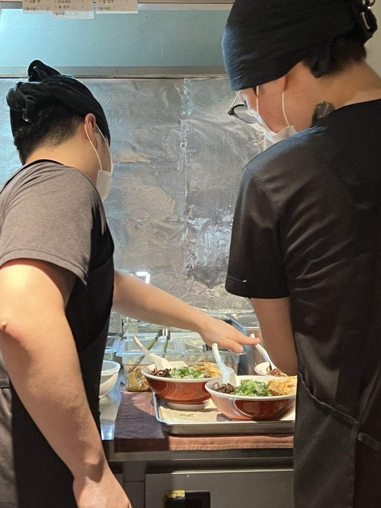 Pixy_io's tweet photo. Location scouting with @osmosis at Hackatom in Seoul! https://t.co/M3UY3ihrws