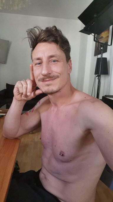 Habt noch einen sch&ouml;nen Sonntag 😜  #weekend #Weedmob #legalizeit https://t.co/qBXPdg2gip<a href="/tag/weekend"class="tags">#weekend</a><a href="/tag/weedmob"class="tags">#Weedmob</a><a href="/tag/legalizeit"class="tags"><span>#legalizeit</span></a>