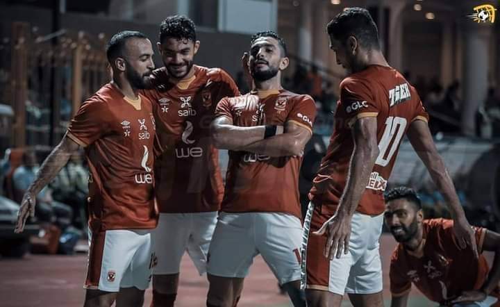 مهما بكاني بيجيني وقت واضحك عليه من تاني😂😂😂