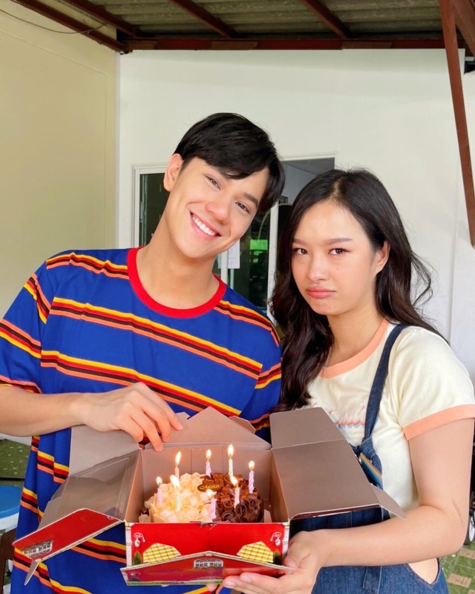parbdee's tweet photo. Happy Birthday @panlyyy ขอให้เป็นปีที่ดี สุขภาพร่างกายแข็งแรง และน่ารักแบบนี้ตลอดปัยยย ✨🎂🎉🥳🧸🎁

#พรรษา26ขวบแน้ว 
 #UMGSeries https://t.co/NtlOLeeVRJ