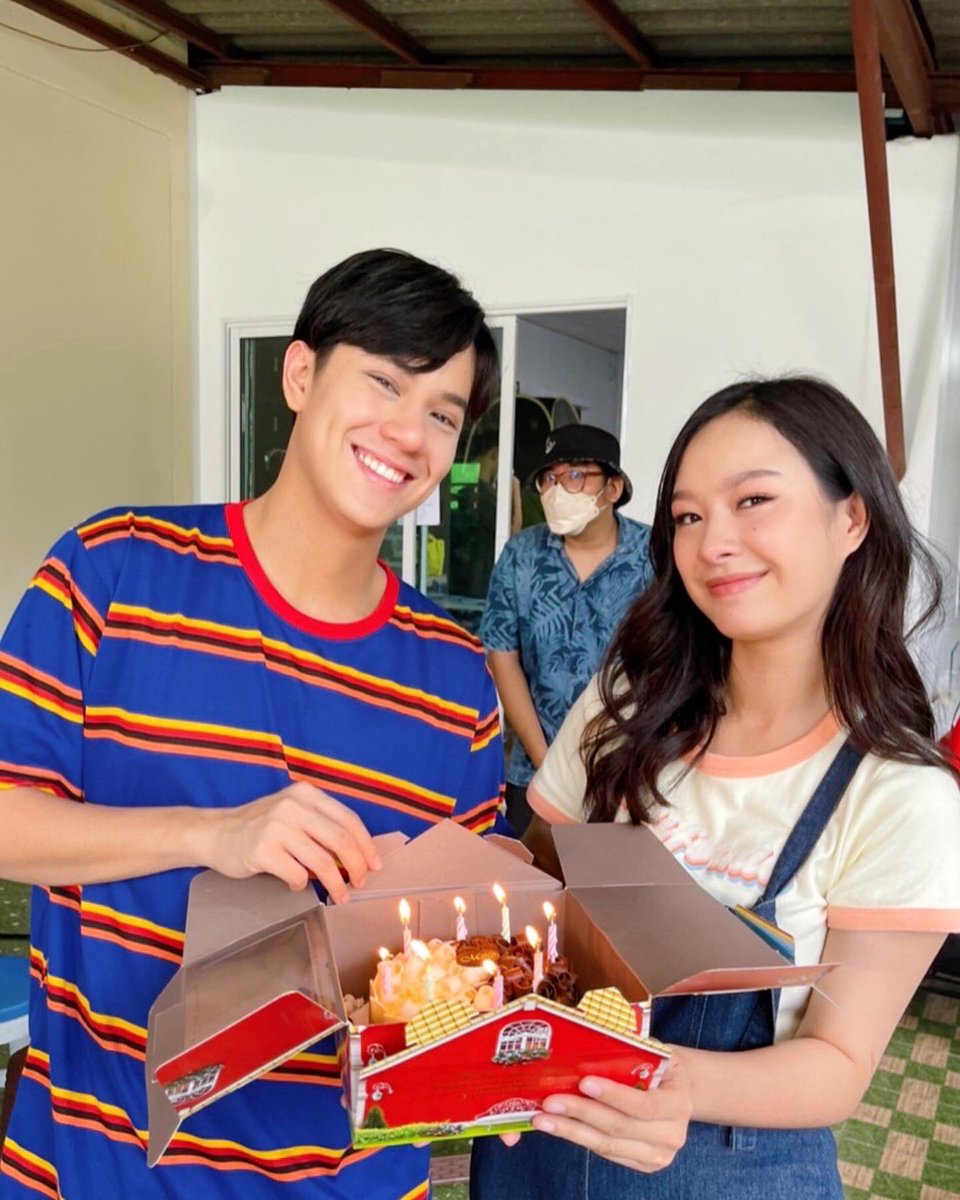parbdee's tweet photo. Happy Birthday @panlyyy ขอให้เป็นปีที่ดี สุขภาพร่างกายแข็งแรง และน่ารักแบบนี้ตลอดปัยยย ✨🎂🎉🥳🧸🎁

#พรรษา26ขวบแน้ว 
 #UMGSeries https://t.co/NtlOLeeVRJ