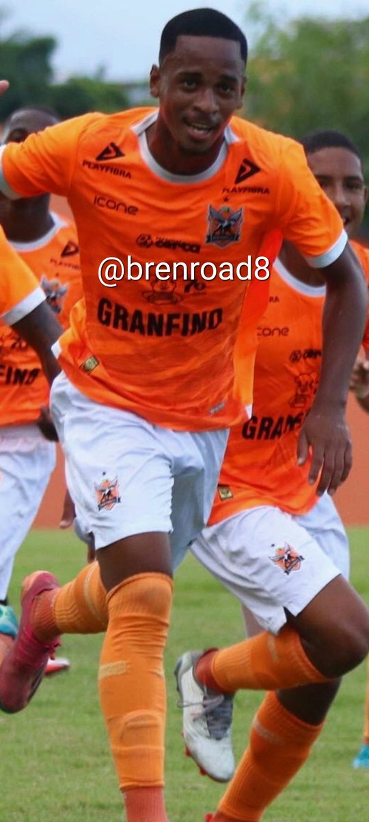 brenroad8's tweet photo. Los #morenos nunca decepcionan 🤤🤤 #héteros #reatudos #chacales #machos #bultos grandes #bigbulges #straightbulge https://t.co/CGZhqmVhId