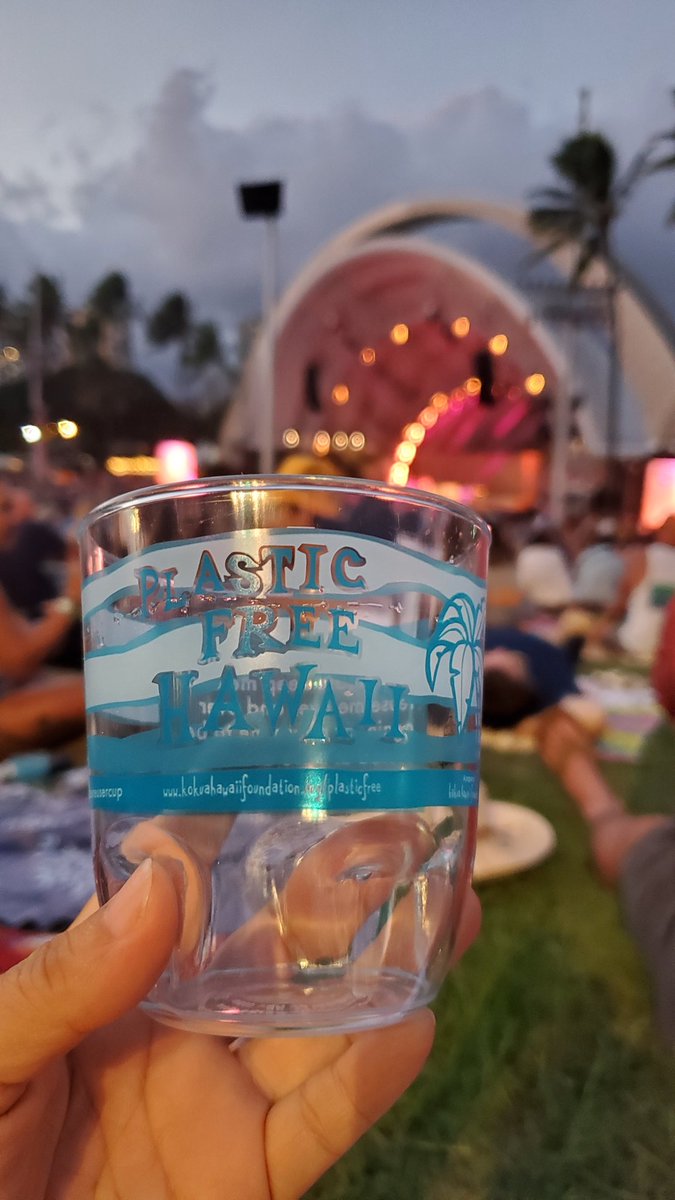 kmf2_maile's tweet photo. 何年ぶりかでワイキキシェルに来てます❣️ジャック・ジョンソンのライブだよ〜🎶フルキャパです😃
#ハワイ
#JackJohnson
#Kokua
#WaikikiShell https://t.co/nCIlo4MHKl