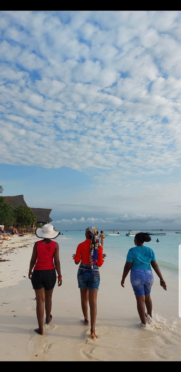 CbPromise's tweet photo. I have visited Dar es Salaam and Zanzibar in the last few days and looking at how advantageous it is that they border the ocean, I just kept imagining how Ugandans would have been had we been the ones with such luck..... oba how far would we be?😅 https://t.co/oI3d6zpxQj