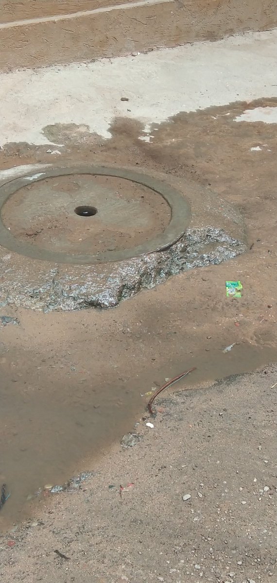 Sandeepsing0619's tweet photo. Hello sir/madam @GHMCOnline @HMWSSBOnline In area near shah Ali banda PS lane drinking water wall mainhole leaking drinking water and water getting waste till the time up of coming water so please water is precious in our world so please save water asap🙏 https://t.co/ytoYSOyONR