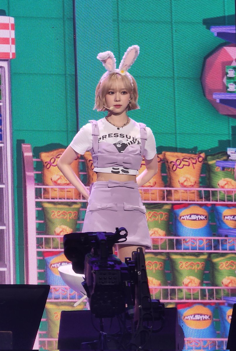 lik0e4's tweet photo. 220730 에스파 팬미팅 폰카 타래로 올릴겡요.. https://t.co/TsQ2KriGhn