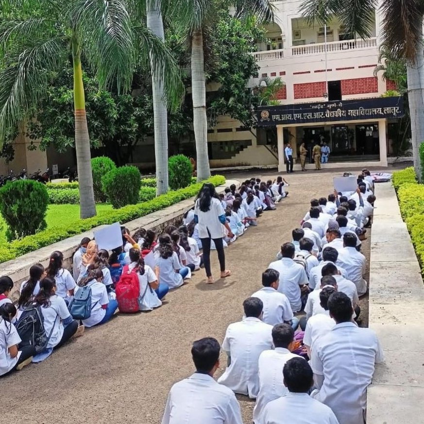 PGharke's tweet photo. #wewantstipend
#wewantstipend
Justice delayed is justice denied
We Mimsr interns withdraw from our duties
#mimsr 
@mansukhmandviya 
@DrAmolDeshmukh 
@CMOMaharashtra 
@Pravinraje_rade 
@Dev_Fadnavis 
@RajThackeray 
#MIMSR
@mahaabvp 
@of_interns 
@DrRohanKrishna3 
@EWPortal https://t.co/WsIoYndwHy