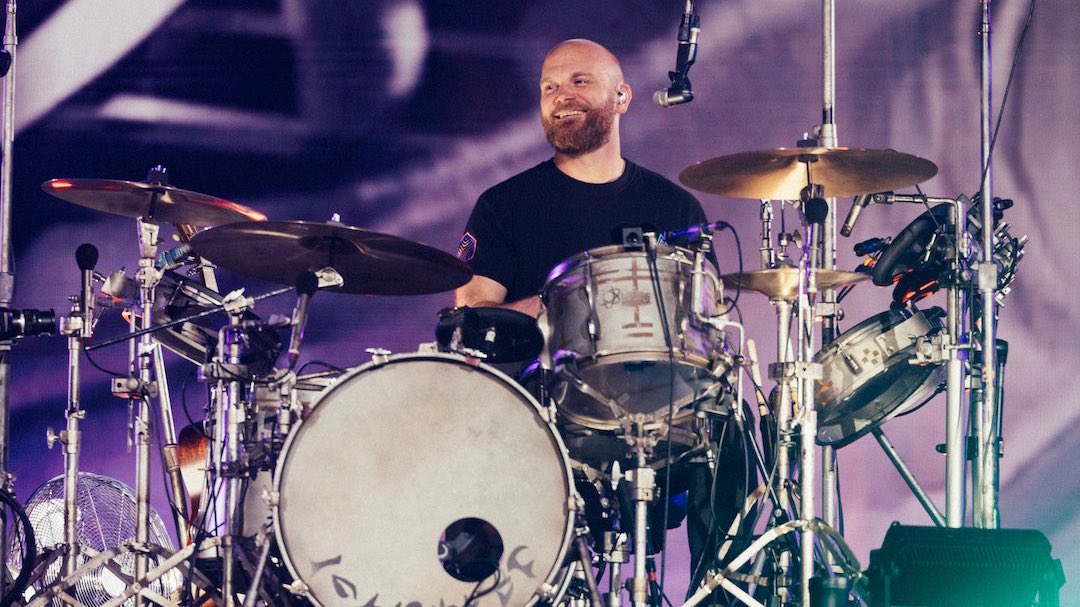 Happy 45th Birthday to our favorite wine connoisseur, Will Champion! 🍷🍇  #coldplay #willchampion