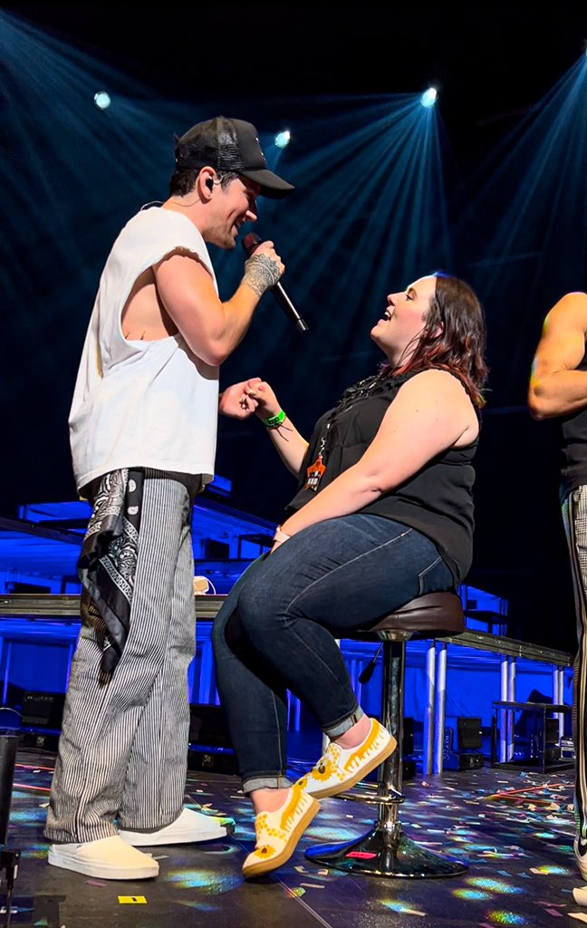 evergreen_dani's tweet image. tonight was a dream…@1LoganHenderson i love you with my whole heart. thank you for everything…it was a perfect last show! it’s not goodbye …it’s see you soon 🖤 #BTRForeverTour