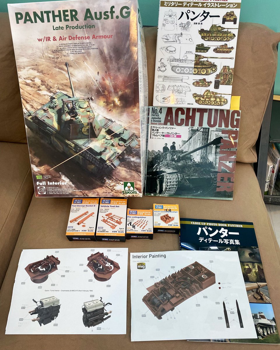 ScalemodelTankn's tweet image. 次のプロジェクトはパンターGタイプのフルインテリアです😅　箱が凄く大きくて収納に負担をかけているので作っちゃいます。　箱の中身はパーツでぎっしり詰まっています。フルインテリアは正直興味がないのですが、何時迄も放置状態になりそうな気がするので、気合入れて着工します❗️

#PantherG