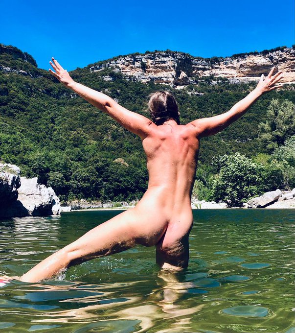 Skinny dipping fun in the Ardeche. https://t.co/FGtXM8xKlt