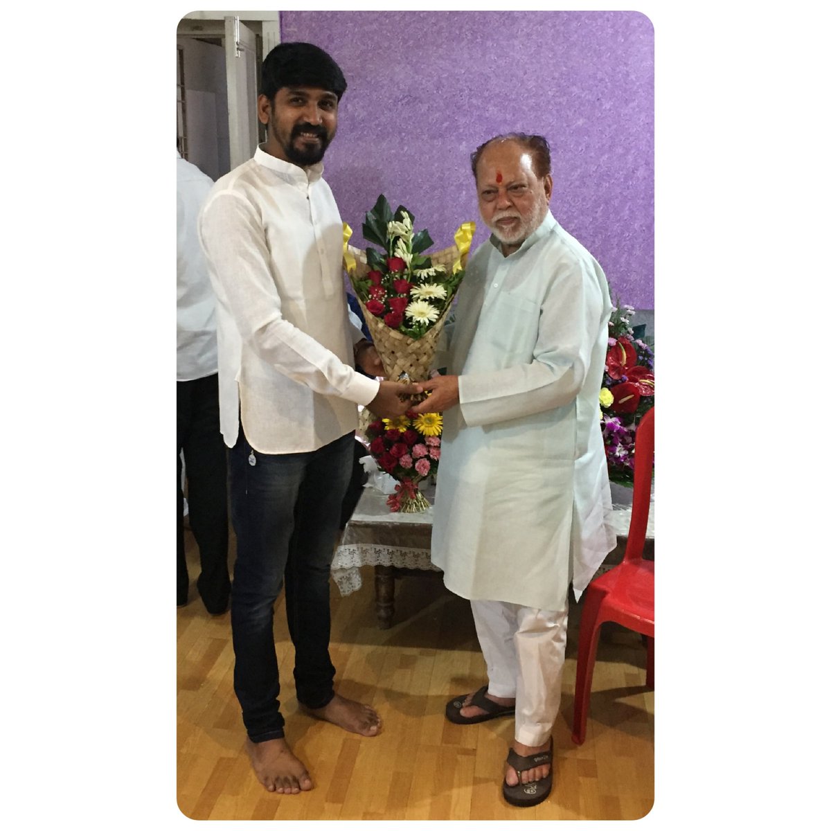 VyavahareAshish's tweet photo. साहित्य, संस्कृती, कला, राजकारणाचा अभ्यास असलेले ज्येष्ठ गांधवादी, अजात शत्रू, मा.उल्हासदादा पवार यांना वाढदिवसाच्या मनःपूर्वक शुभेच्छा.
@UlhasPawarINC
#Ulhasdada #connectAV #AshishNarendraVyavahare . https://t.co/OlddosUB2T