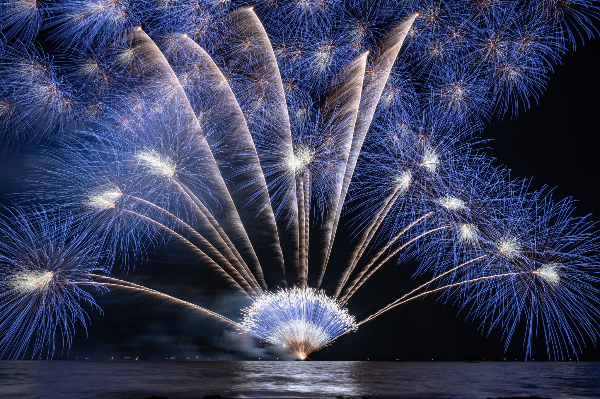 تويتر Tsusaka S على تويتر 色を出すのが難しいと言われている青い花火 その花火で青一色に染まった夜空 夏の始まりを感じさせる一日となりました 津花火大会22 東京カメラ部 Nikon Zcreators T Co V8m2yk3tt2
