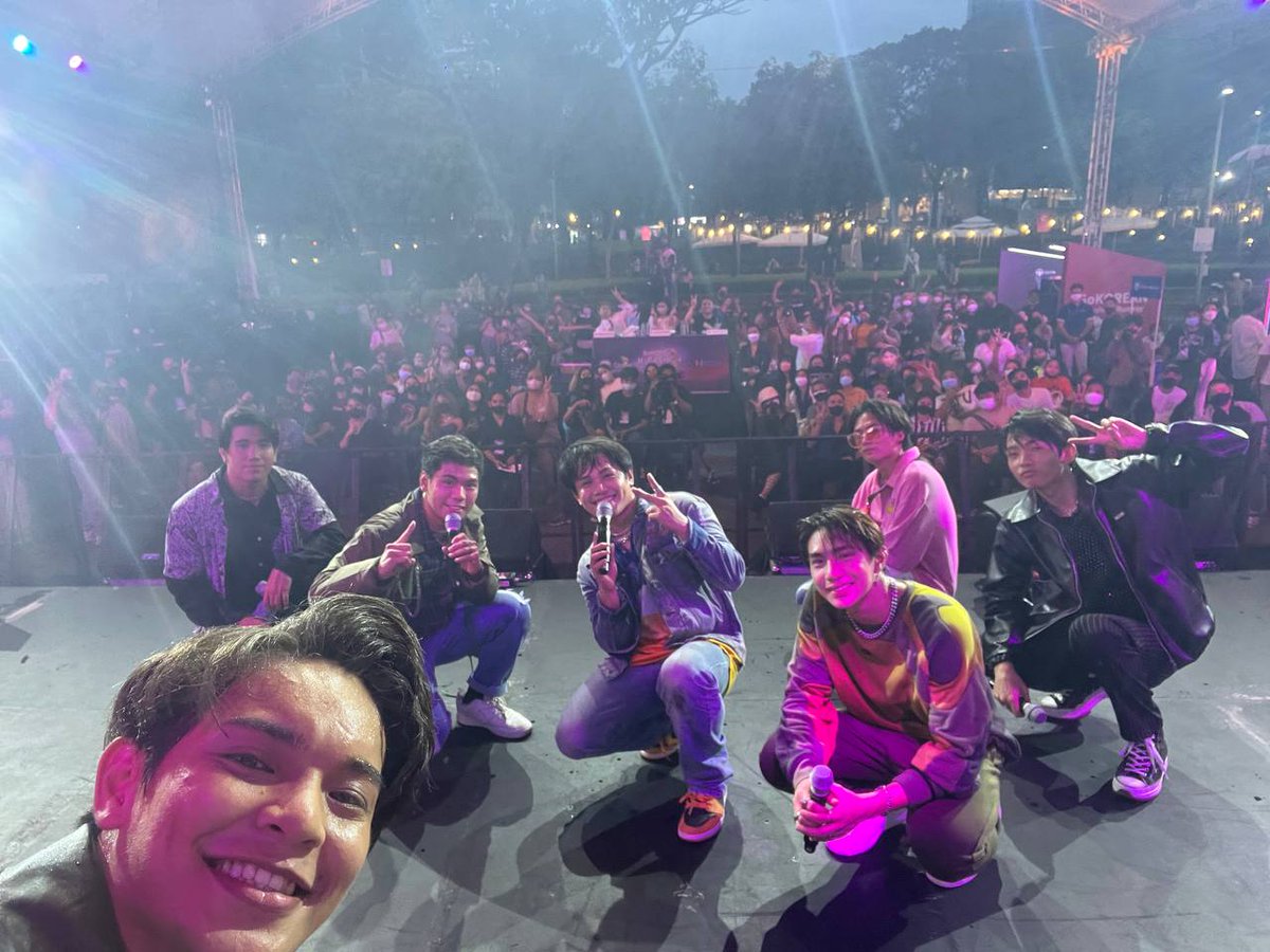 1stoneOfficial's tweet photo. #1stOne | @talk2GLOBE GoKorean K-Fashion Congratulations to all the participants and winners. Thank you for having us! 

Chase your dreams, #OwnTheFuture and remember never to give up kasi #AtinAngMundo https://t.co/l3ckH14JNm
