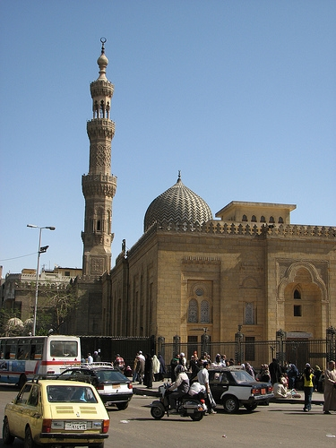 cadencia4's tweet photo. @vite_news El Sayeda Zeinab Mosque Cairo #Egypt https://t.co/SVSIkB2zZd