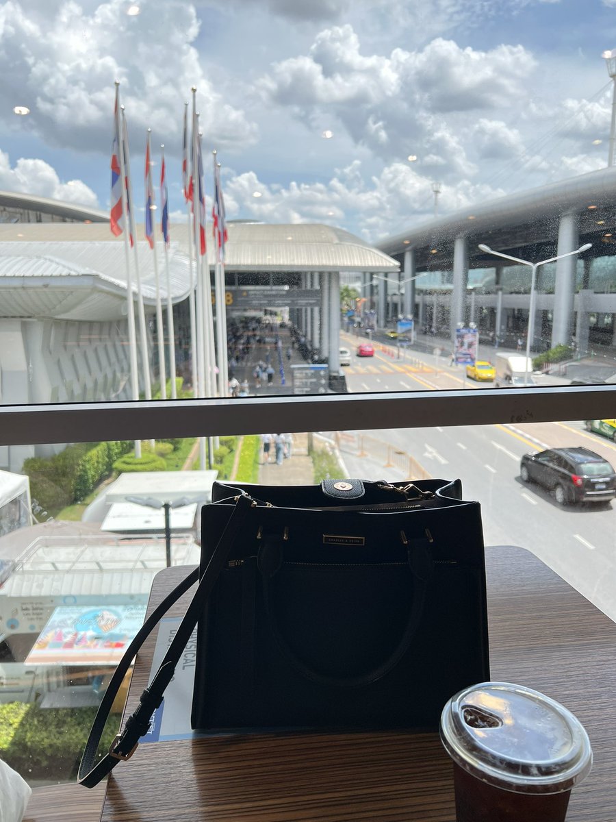 amerinanostore's tweet photo. #ameri_up เรามาถึงแล้วนะคะ อยู่ตรง sky kitchen ชั้น 2 นะคะ เดินเลยจาก Hall 5-8 มานิดนึงนะค้า นั่งอยู่ข้างหลังร้านข้าวมันไก่เมืองทองค่า ใส่เสื้อสีน้ำเงินค่ะ มารับได้ตั้งแต่ตอนนี้-ไม่เกิน5โมงเย็นนะค้า
ขออนุญาตเมนชั่นนะค้า
@aikozang
@ninkniinkniiink
@EarnJittrarat
@Parkji_2000 https://t.co/D606YEw6Ut