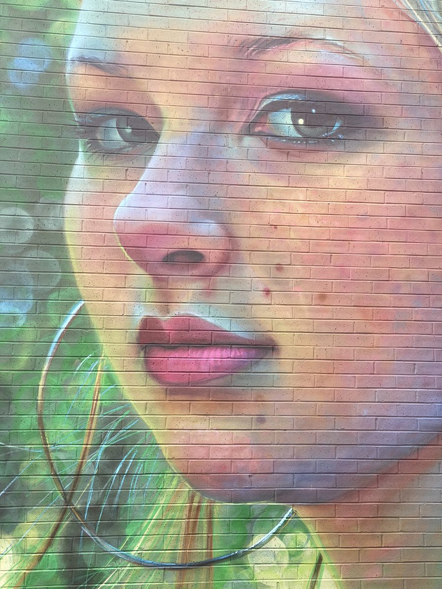 Hookedblog tweet media