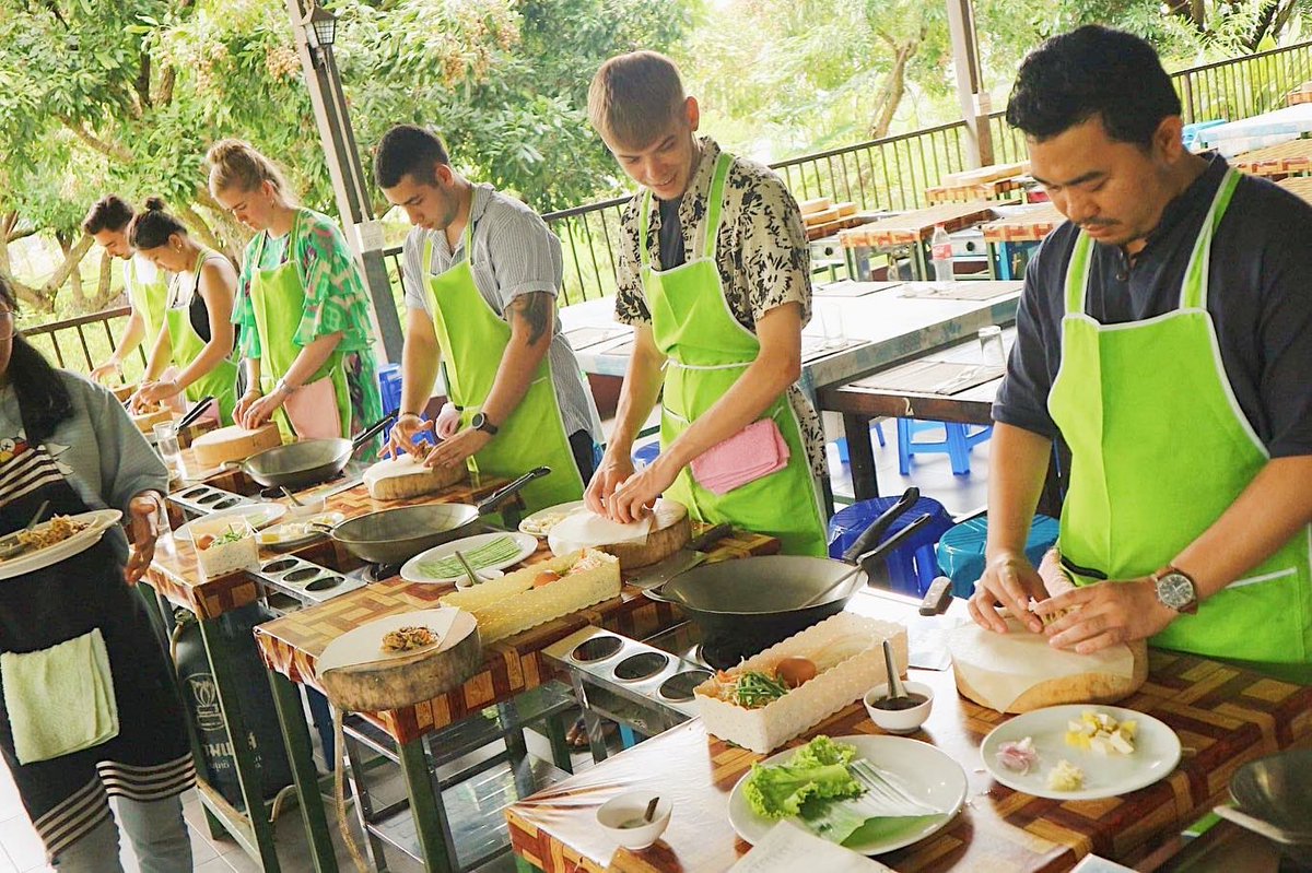 kvnsanjuan's tweet photo. #thaicookingclass https://t.co/BD8C3EEfmX
