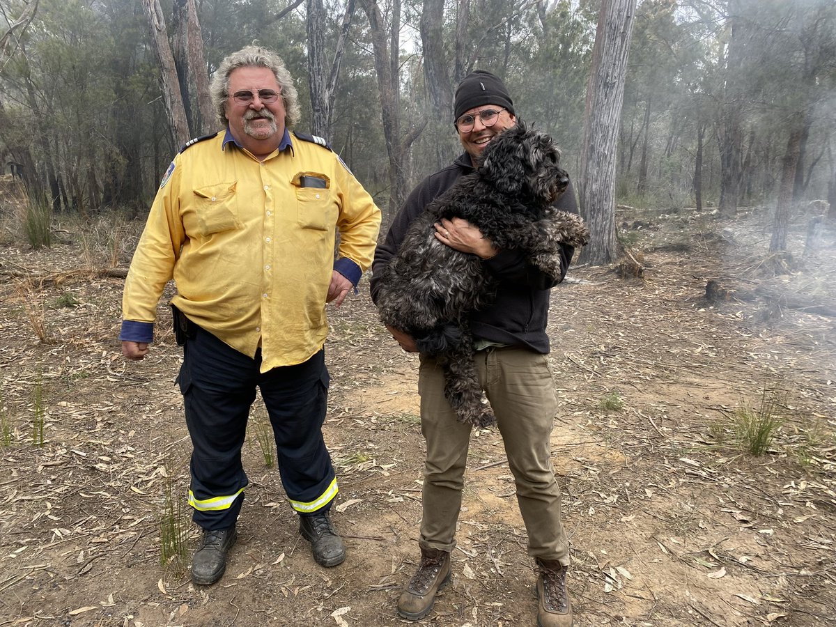 An additional and most valuable benefit of cultural burning with @NSWRFS is the contribution to #Reconciliation. Thanks RFS Bungonia Captain Terry for helping me bring together Aboriginal and non-Aboriginal Australians for two-way learning and practice. @RecAustralia @NSWRC