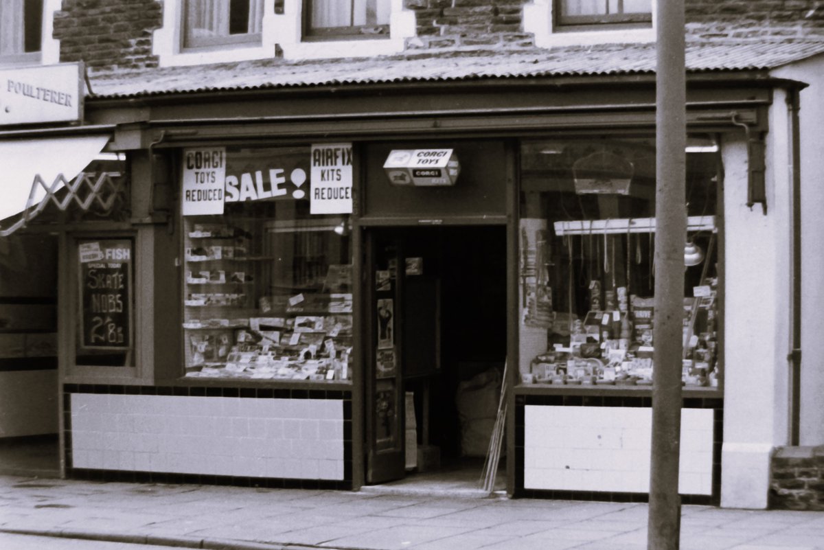 Hi <a href="/GLHS1/">Grangetown History</a> and <a href="/GlamArchives/">Glamorgan Archives</a>.  I wonder if anyone in Grangetown remembers going into the old toyshop in Clare Road back in the 1960s or looking into its windows?  It later became a petshop and my family home for a number of years. #moorcraftlegacy