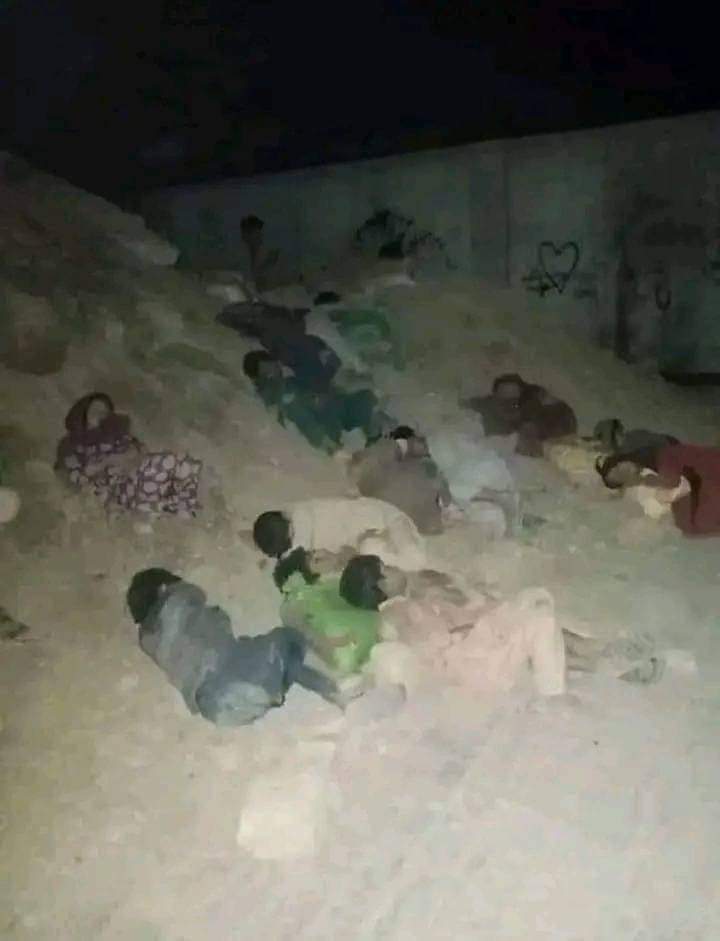 jarwar_lal's tweet photo. تاریخ میں پاکستان کے بے حس حکمرانوں کے لیے لکھا جائے گا۔ 
بلوچستان سیلاب سے ڈوب رہا تھا ملک کے حکمران اقتدار کی جنگ لڑ رہے ��ھے۔ https://t.co/VzS0TFoYp2