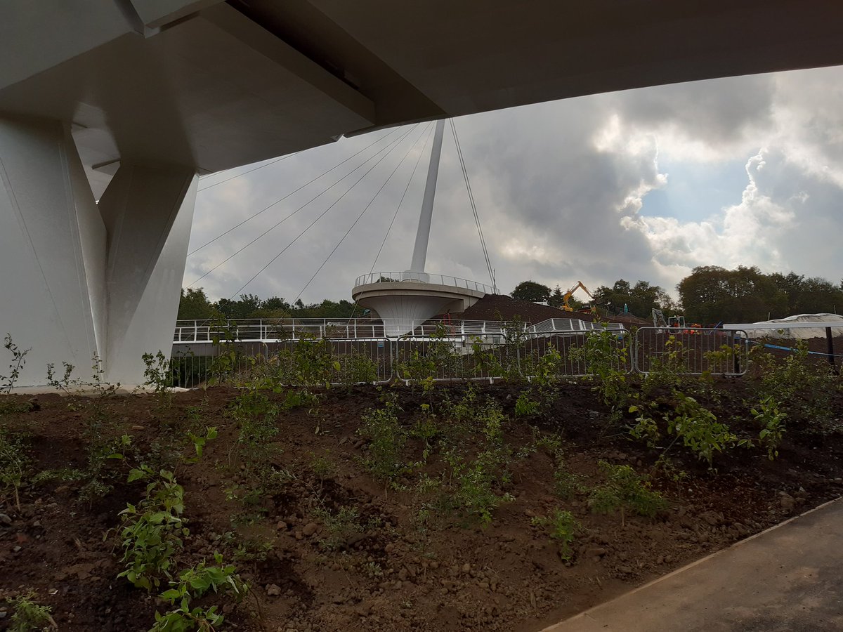 george_mcburnie's tweet image. #stockingfieldjunction Final push to complete well underway. Paths, hard &amp;amp; soft landscaping. Real sense of achievement. @scottishcanals @SustransScot