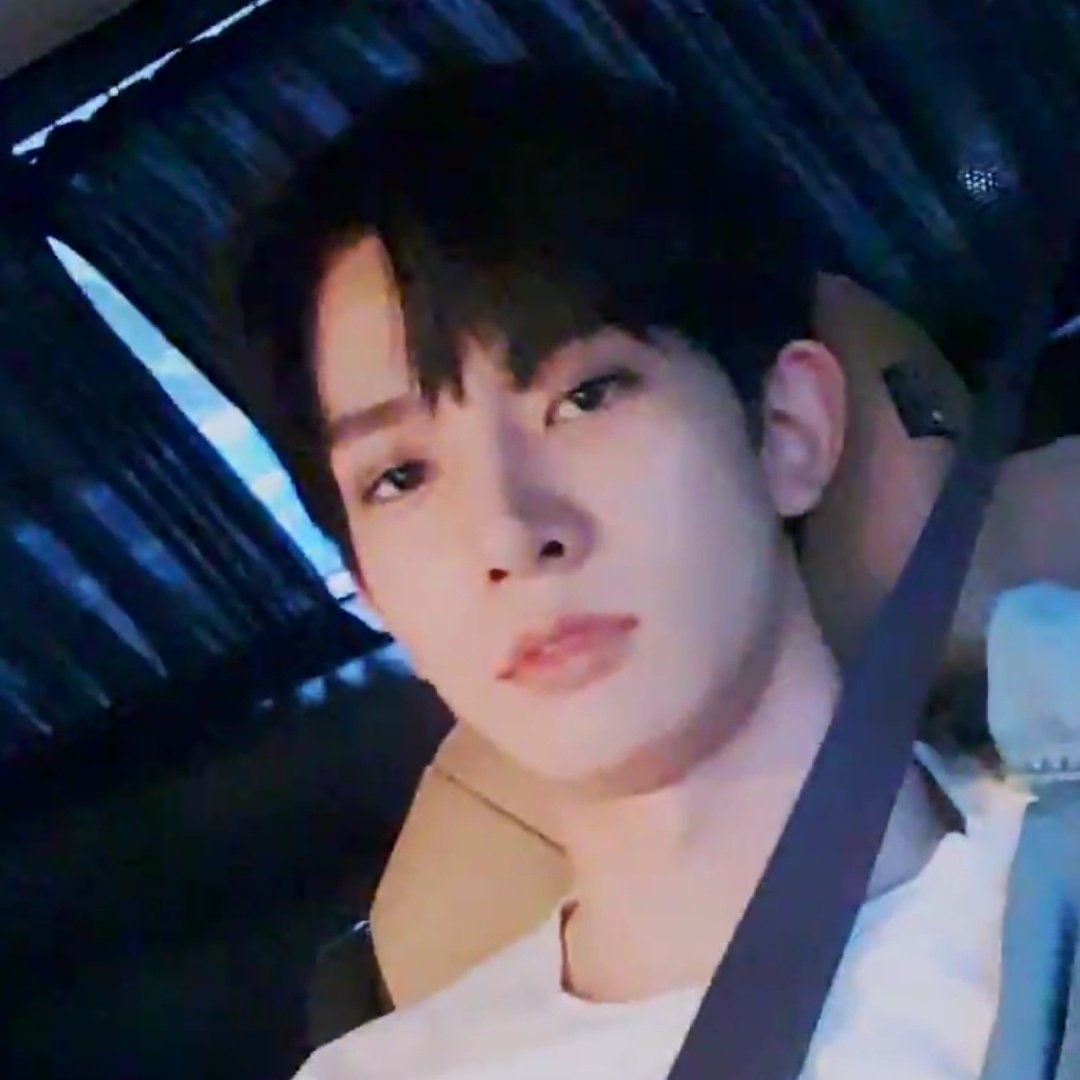 HEESEUNG IS SO FINE OMG