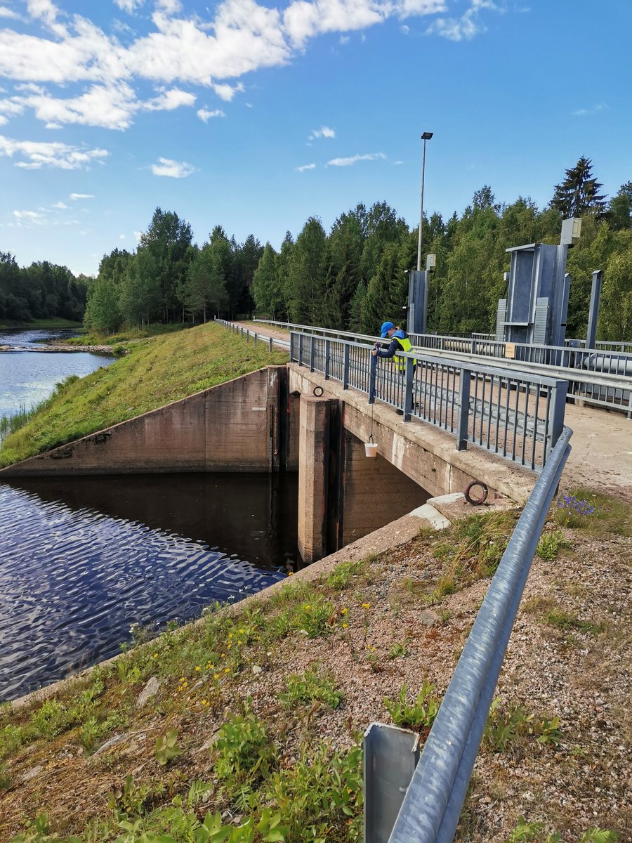 HasuRiski's tweet photo. Tämän ja ensi viikon aikana Siikajoen valuma-alueella voi bongata vesinäytteenottajia, meneillään on kuivan kauden aikainen näytteenottokierros Siikajoesta ja siihen laskevista uomista. @SYKEinfo @Geohouse_Turku @GTK_FI @ArcadaUAS #vesienhallinta #vesiensuojeluntehostamisohjelma https://t.co/Z8rEWlejJQ