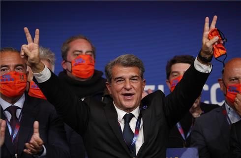Laporta nos ha tapado la boca a muchos. Le subestimamos. El cuento de Pedro y el Lobo. Es un gran propagandista de fantasías pero ahora toca callar y disfrutar de un proyecto ilusionante. Sabremos en el futuro si la gestión económica/deportiva es buena. De momento ÉXITO.