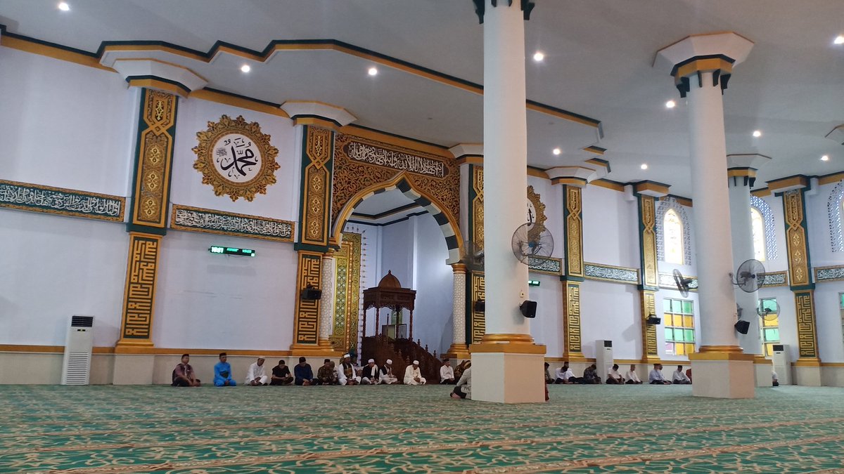 Doa akhir tahun 1443 H dan Doa menyambut Tahun Baru 1444 H @ Masjid Agung Baiturrahim Pohuwato.

Semoga di tahun baru ini, bisa lebih baik lagi dan tetap dalam lindungan Allah SWT. Aamiin

#tahunbaruislam
#TahunBaruHijriyah
#tahunbaru1444h
#1muharram1444h