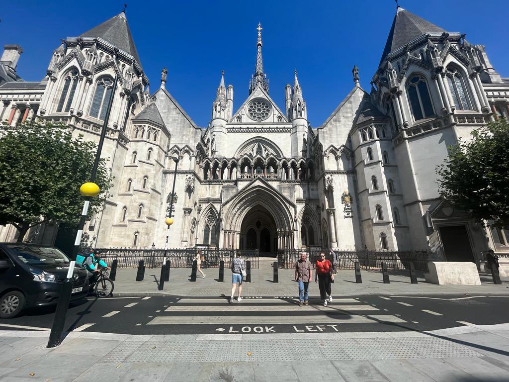 LawtelUK's tweet photo. A sunny view of the Royal Courts of Justice on the last day of term ☀️ #courtreporters https://t.co/JUTD39dDgf