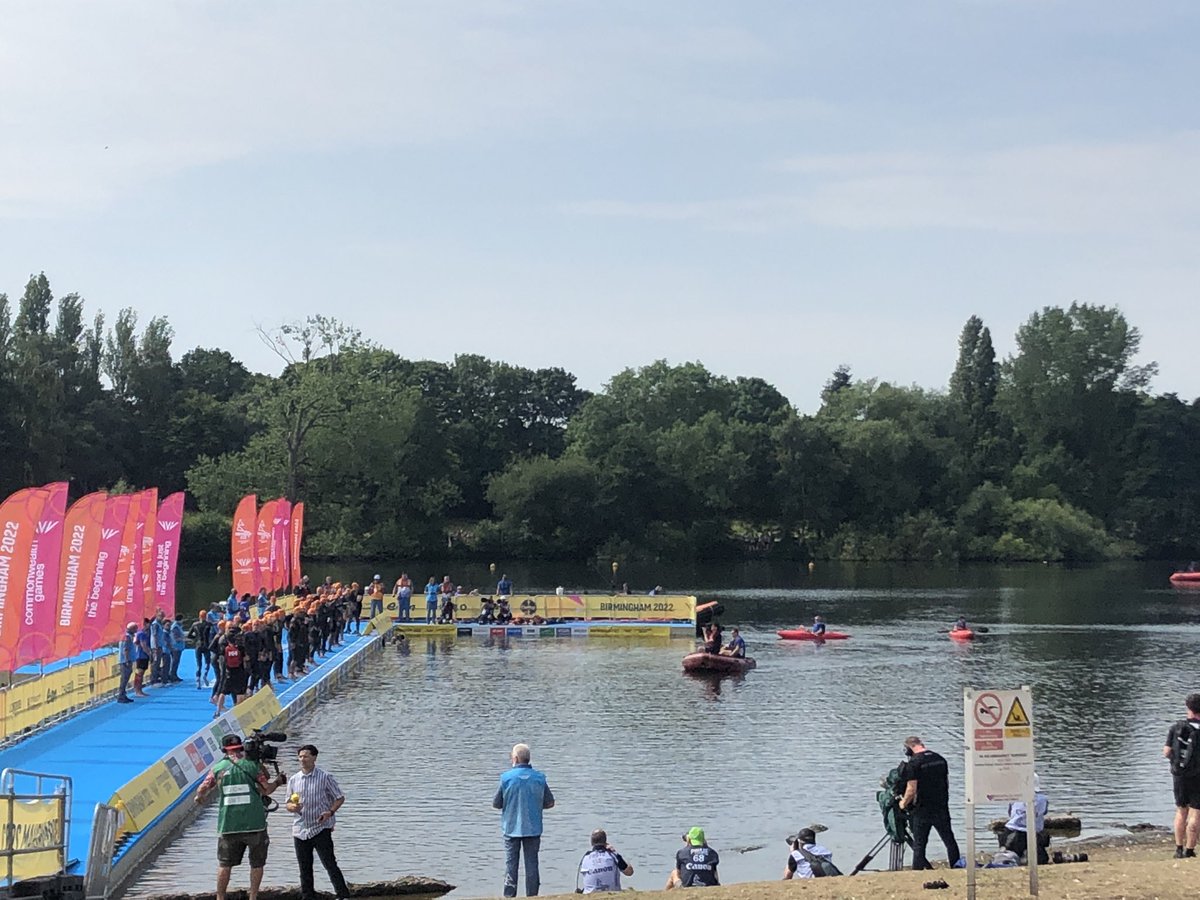 Great crowds and the men’s triathlon race is about to get going #cwg2022