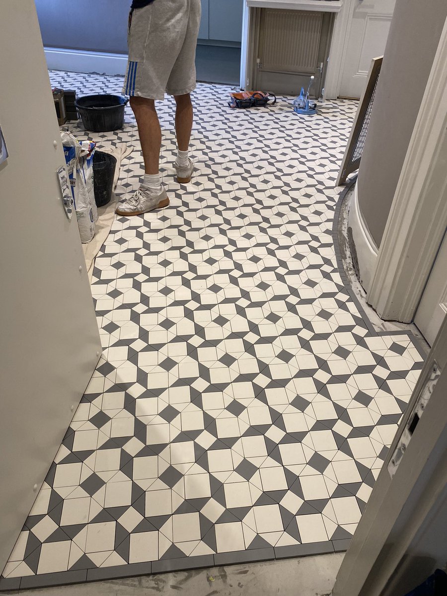 This lovely design MARSEILLE from <a href="/londonmosaic/">London Mosaic</a> is coming on nicely !!!