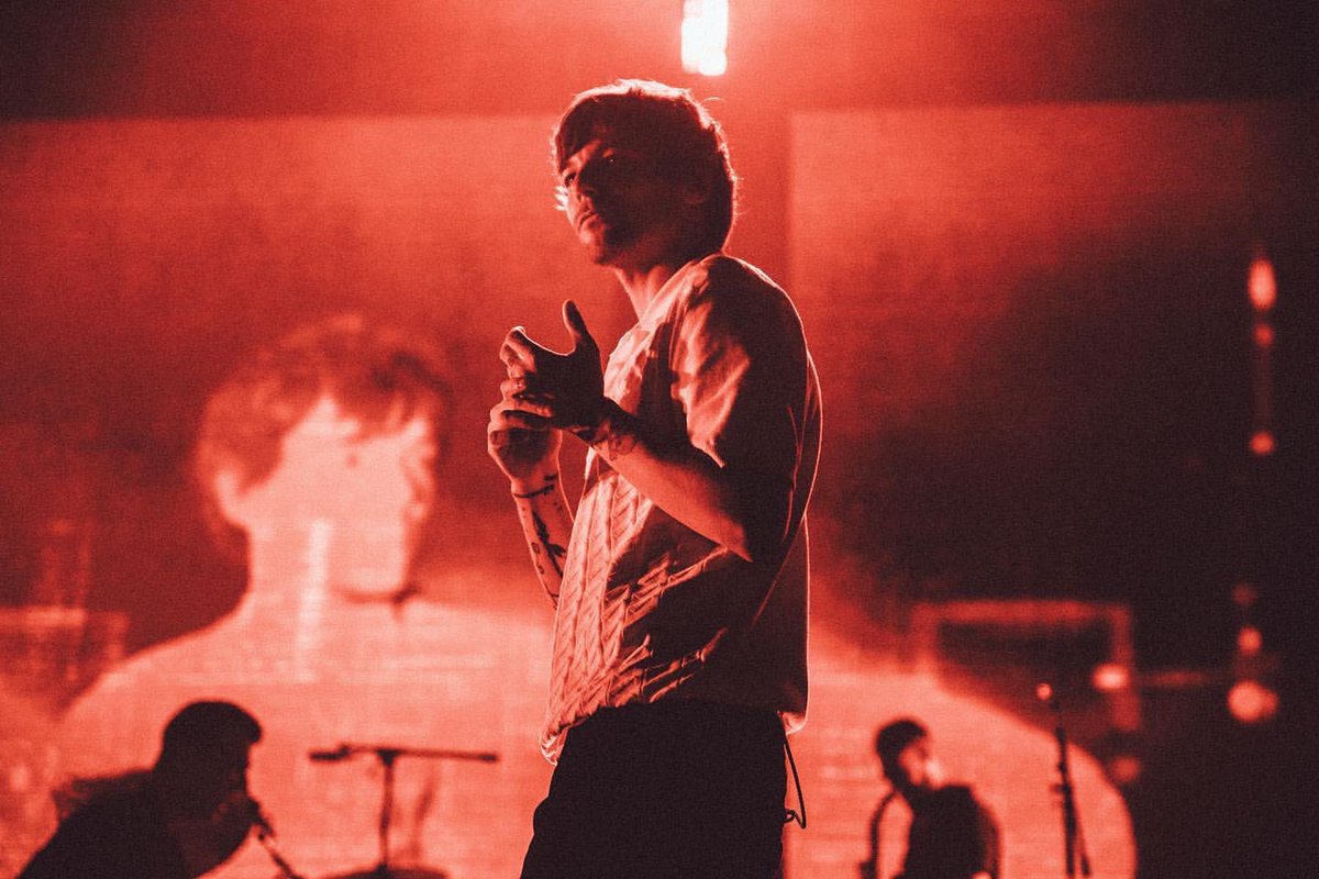 LTHSOURCE's tweet photo. 📸| Louis posted these pictures on Instagram ! (1/3)
« This year has absolutely flown by. What a tour, what a year so far! » https://t.co/FtnHorQqTn