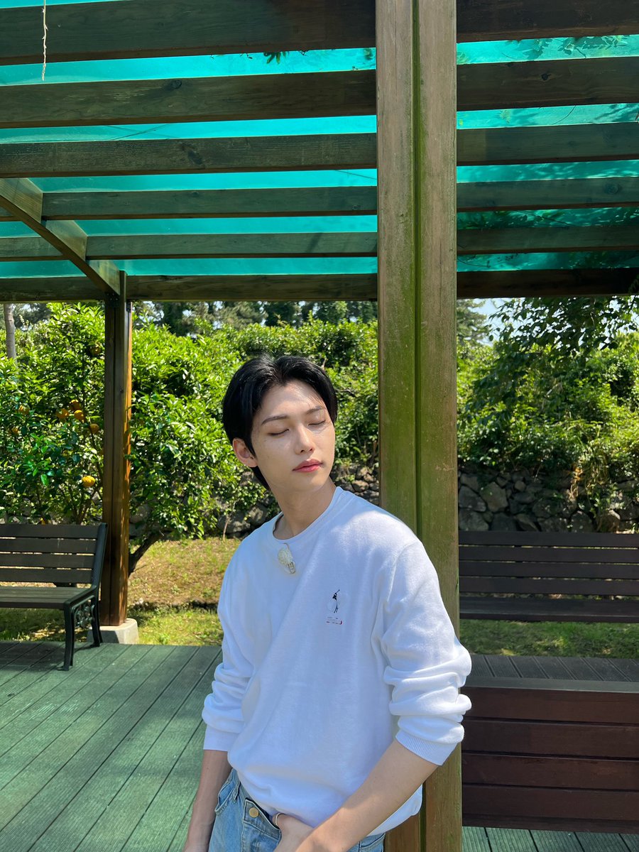 thinkerfeIix's tweet photo. he is so so pretty https://t.co/olfqZGGWZS