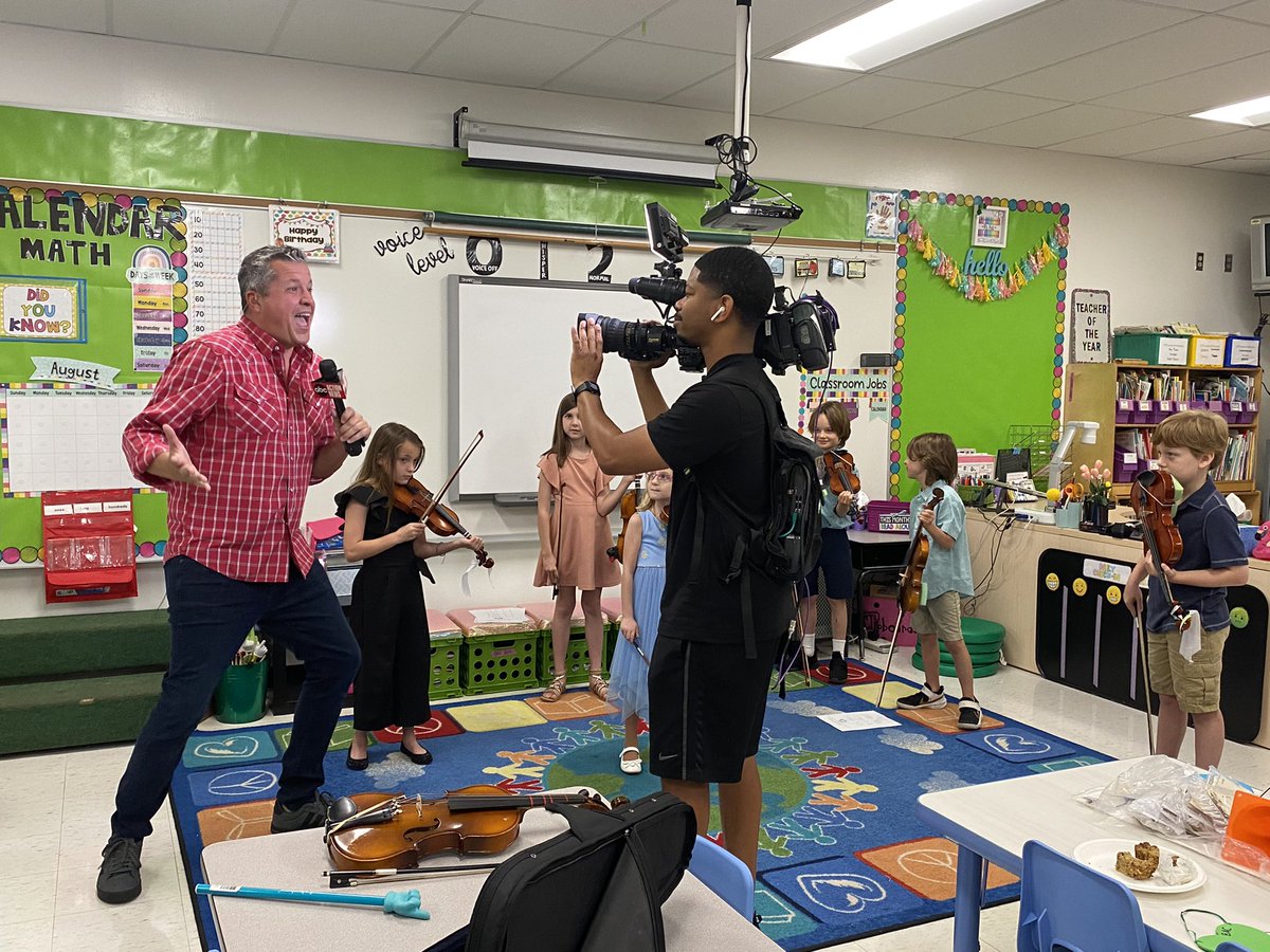 HillsboroughSch's tweet photo. Waking up early with @abcactionnews for their live #backtoschool special! @MacfarlanePkIB is shining bright all morning long ☀️ 
@KatieLStallings @deiahrileywfts @seandalyWFTS https://t.co/zMdhjep4Tb