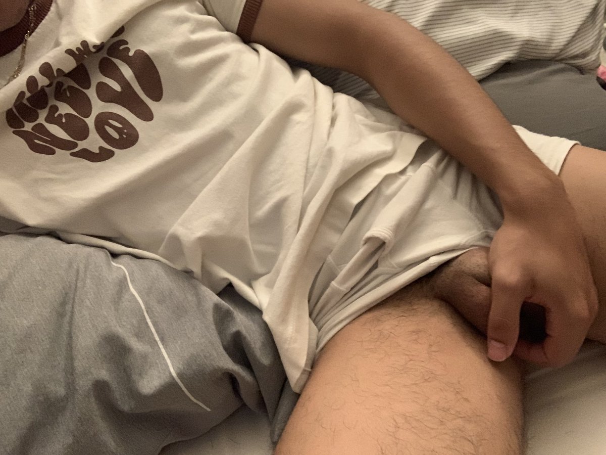 val_tin_of's tweet photo. Oh no, my dick slipped out https://t.co/vLX8ixDp3r