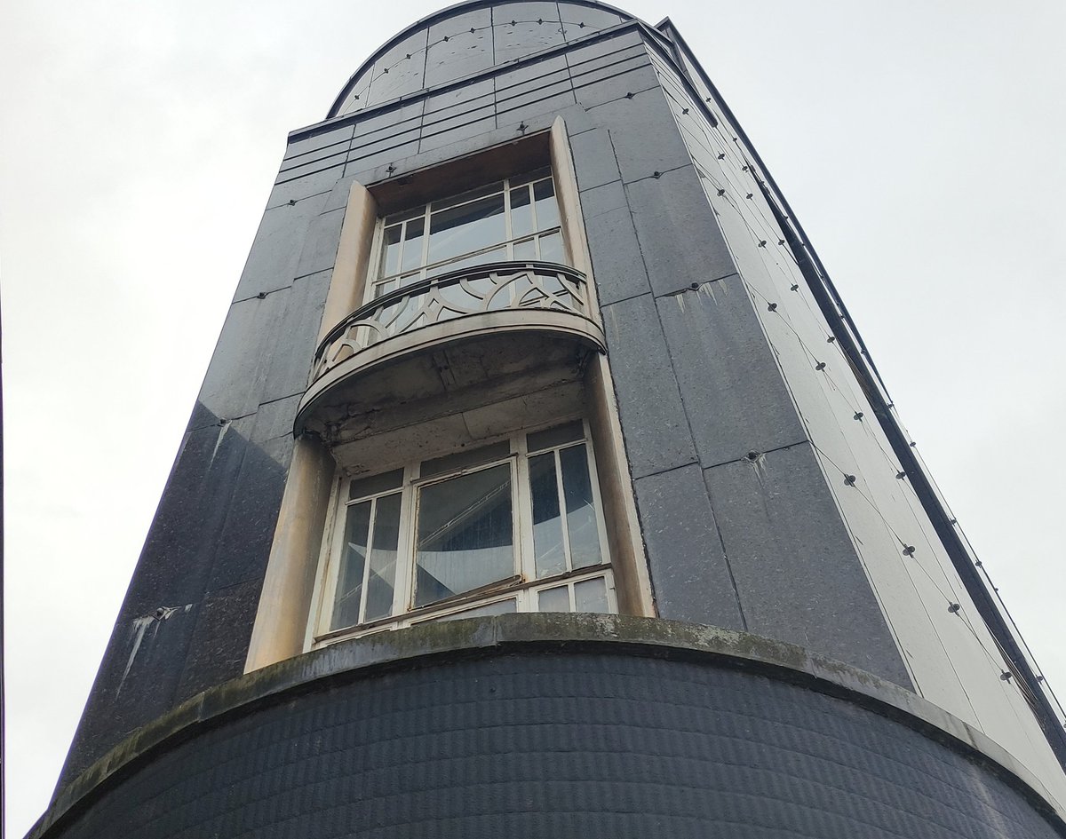 hulltourguide's tweet image. An exciting few days ahead for Hull's fascinating Old Town. Find out about its history, architecture, and much more with a guided walk. Meet me for 2pm at Queen Victoria statue - all welcome! #MustBeHull #LoveHull