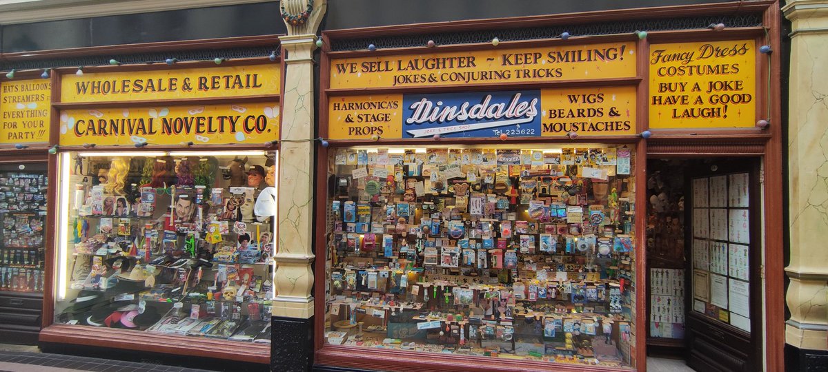 hulltourguide's tweet image. An exciting few days ahead for Hull's fascinating Old Town. Find out about its history, architecture, and much more with a guided walk. Meet me for 2pm at Queen Victoria statue - all welcome! #MustBeHull #LoveHull