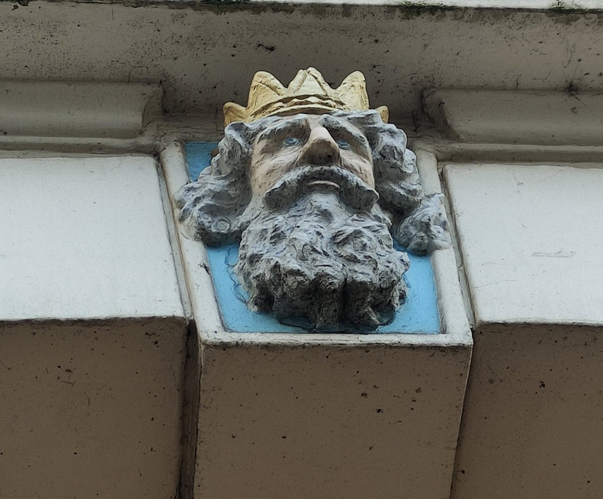 hulltourguide's tweet image. An exciting few days ahead for Hull's fascinating Old Town. Find out about its history, architecture, and much more with a guided walk. Meet me for 2pm at Queen Victoria statue - all welcome! #MustBeHull #LoveHull