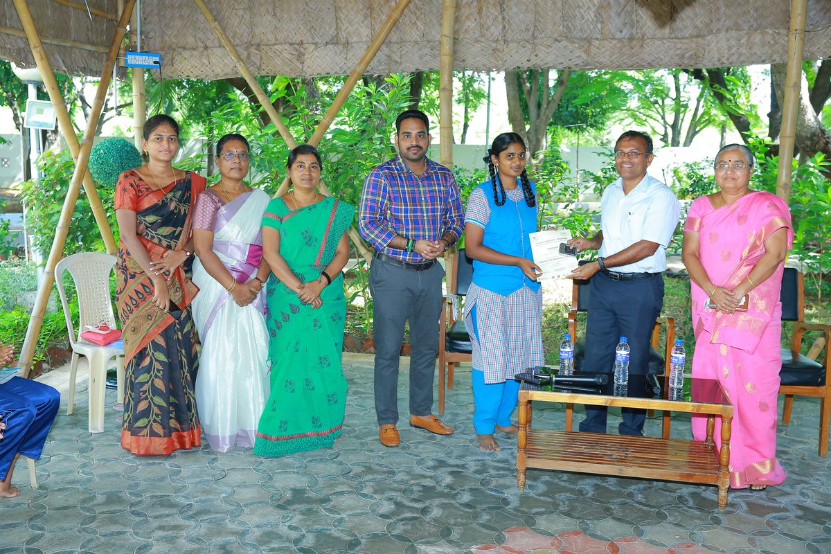 ATL_DGHSS's tweet photo. Our school ATL Student R.Madhumitha recieved appreciation from the Honorable Dist Collector Of Vnr, Mr.J.Meghanatha Reddy I.A.S and Hon'ble CEO mam for her victory in State level Inspire Manak Award Competition and wishes for her upcoming National Level Competition.@VNRCollector https://t.co/RX0TgJMWXY