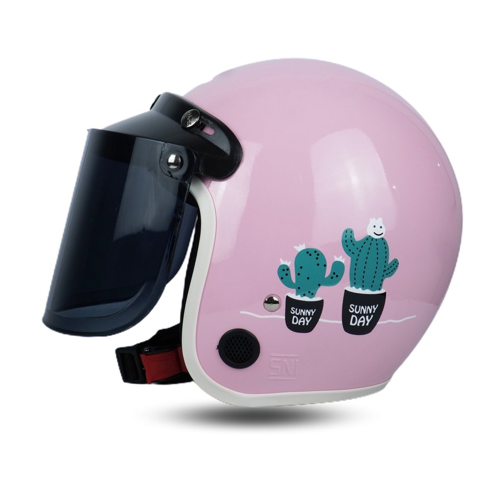 StoreTiza's tweet image. Helm Bogo Retro Dewasa SNI Wanita Motif Kaktus Aesthetic🤩
Warna &amp;amp; desainnya pada lucu banget sih 😭
Kalian harus punya nih sebelum kena surat cinta dari pak polisi
Beli disini : shope.ee/8epYGm8bJI

#helm #racunshopee #shopeeaffilite #zonajajan