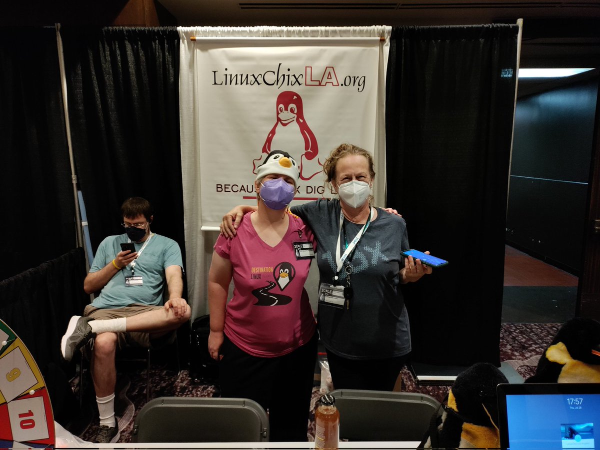 jill_linuxgirl's tweet photo. The #LinuxChixLA Booth at #SCaLE19x is ready for business! 😂😍🎉🐧🐧 https://t.co/MtgcHsvJ0V