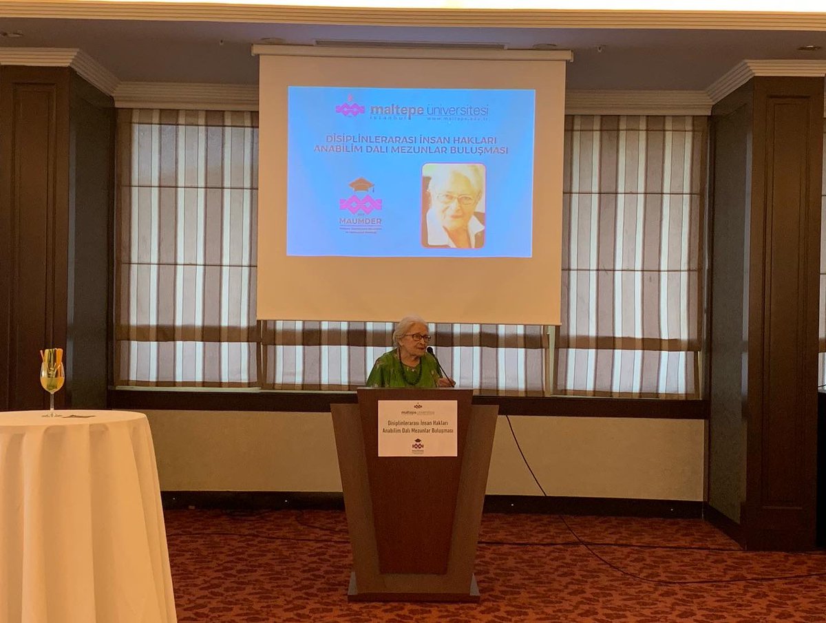 maummder's tweet photo. Disiplinlererarası İnsan Hakları Anabilim Dalı Mezunlarımız bir araya gelerek tecrübe paylaşımında bulundu. Kurumumuzun değerlerinden Prof. Dr. İoanna Kuçuradi hocamıza sürpriz olarak düzenlenen buluşmada duygusal anlar yaşandı ☺️

#MaltepeÜniversitesi
#MAUMMDER https://t.co/7rb1PgyGcW