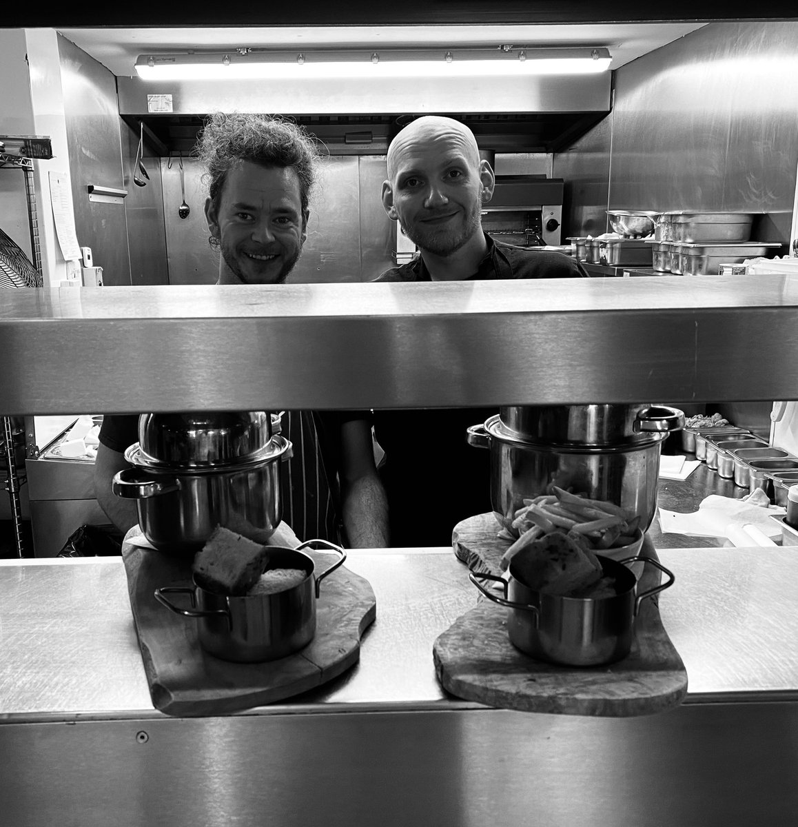 The Easy Fish Co. tweet media