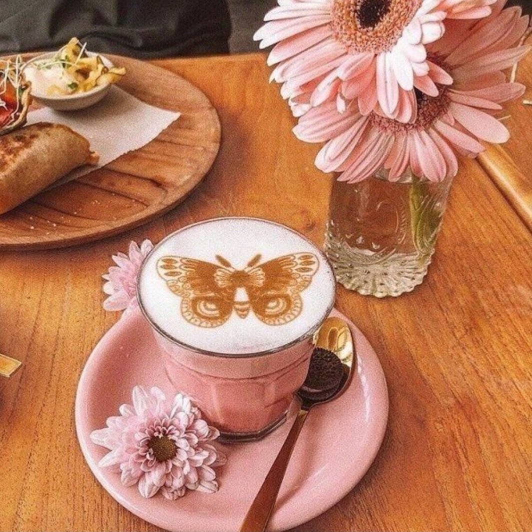 Bol neşeli, bol gülümsemeli, bol güzel
bir gün olsun..!
Günaydııınnn ☕☀️🌸🦋💞