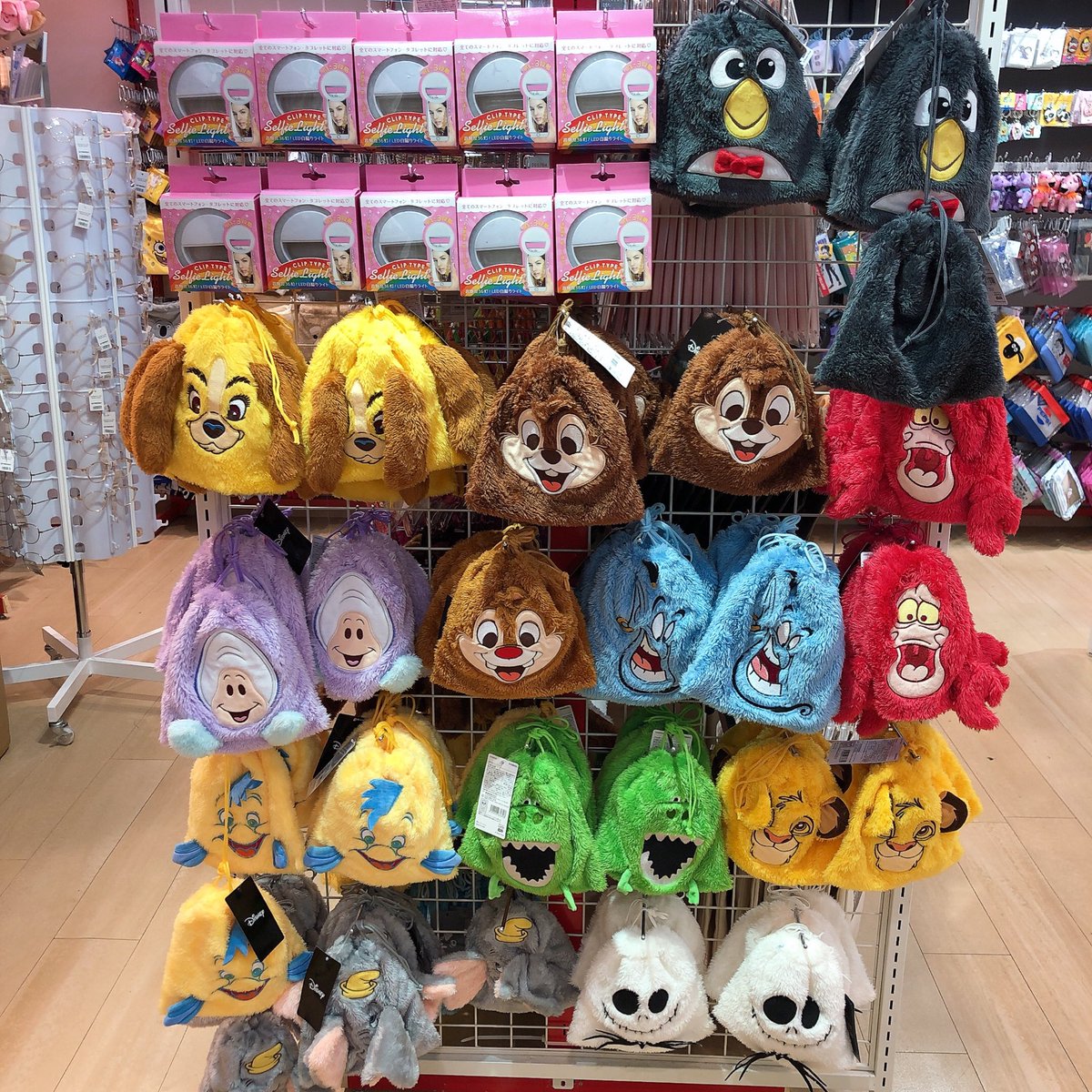 Bell♡ページ(発送遅め) サンキューマートさんのディズニーの巾着。 ウィージーのグッズって