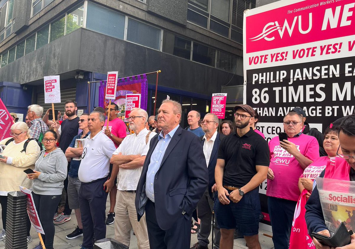 This morning I joined the @CWUnews picket line at BT Tower to stand in solidarity with BT and Openreach staff on their first strike in 35 years.

Workers deserve a pay rise!