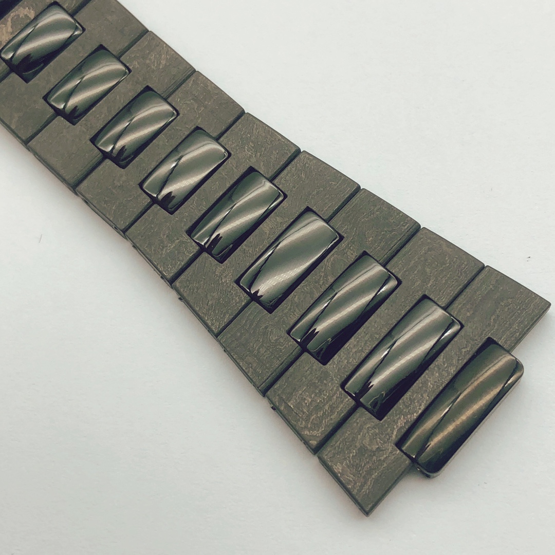 DRohjk's tweet photo. Patek Philippe 5711 Bracelet.
Make Of Black Carbon.

#pp #patek #patekphilippe #patekphilippenautilus #nautilus #aftermarket #mensweardaily #styleinspiration #styleformen #style #essentials #dailywatch #watchesofinstagram #lovewatches #watchcollector #watchlover #dream https://t.co/yLvjlyglEZ